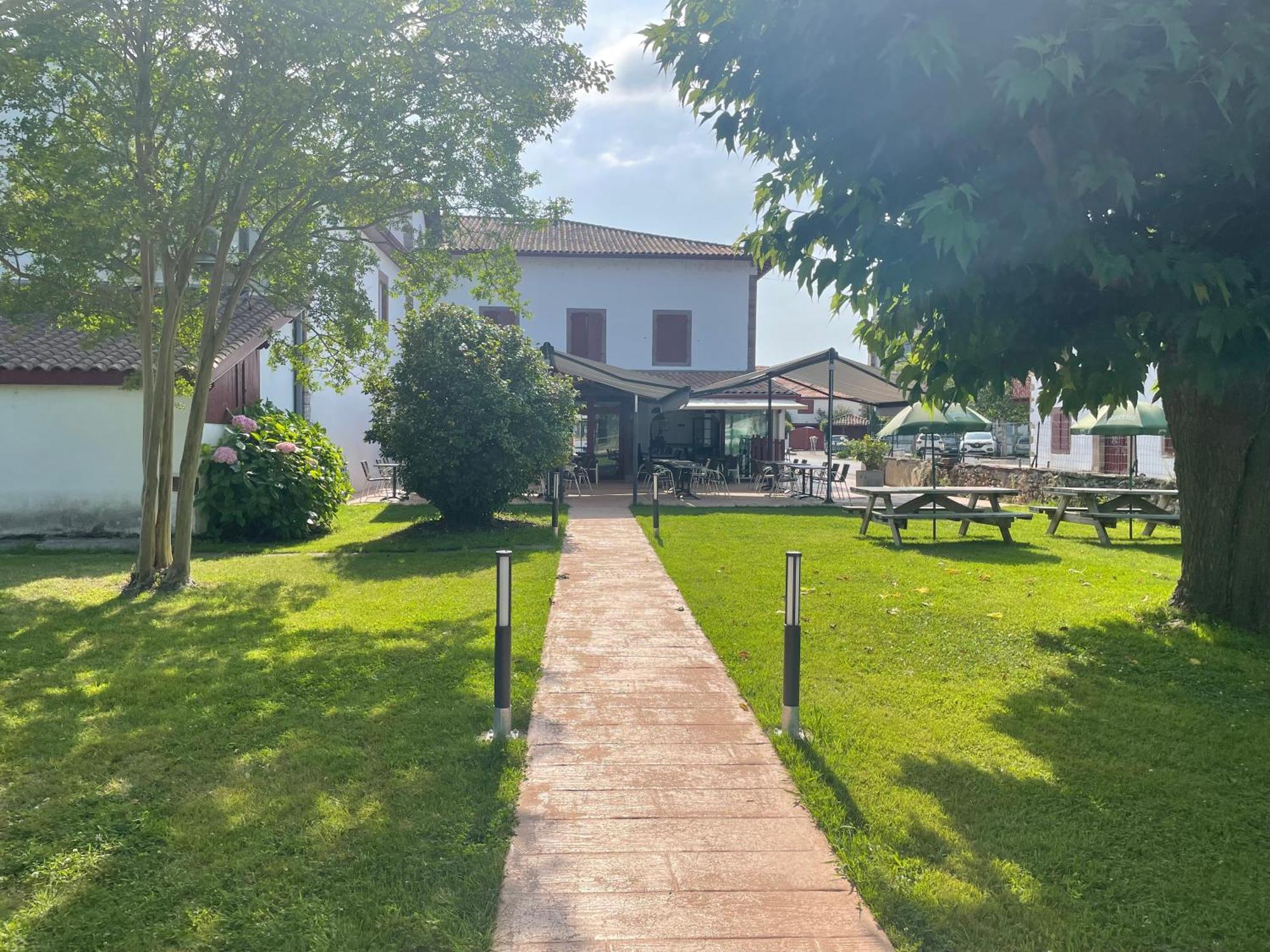 Saint-Jean-le-Vieux  Hotel Mendy מראה חיצוני תמונה